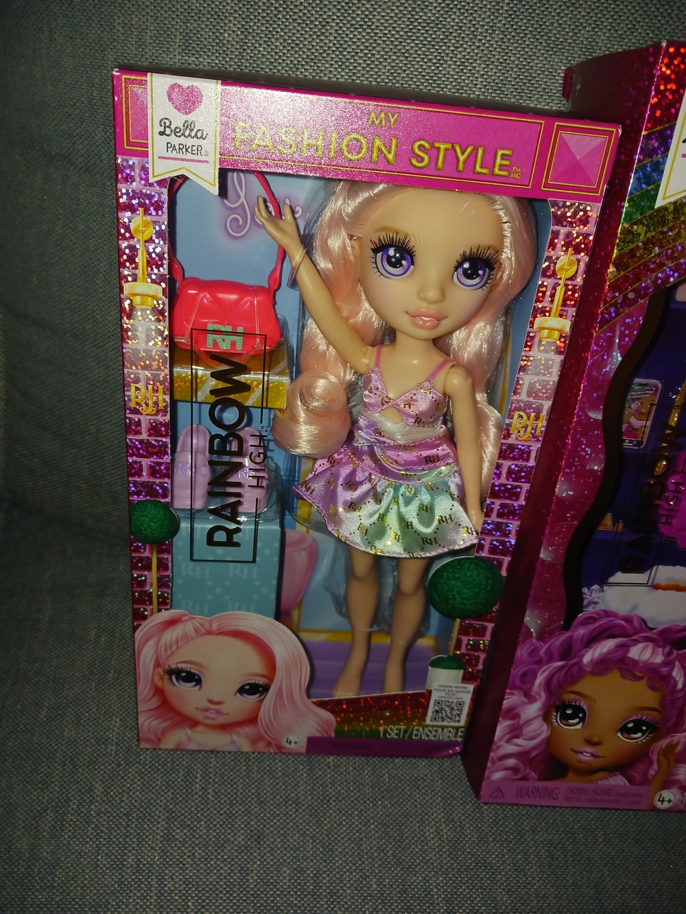 Lot Of 2 Rainbow High Dolls New In Box Bella Parker Leilani Sparkle And Shine - Picture 3 of 3